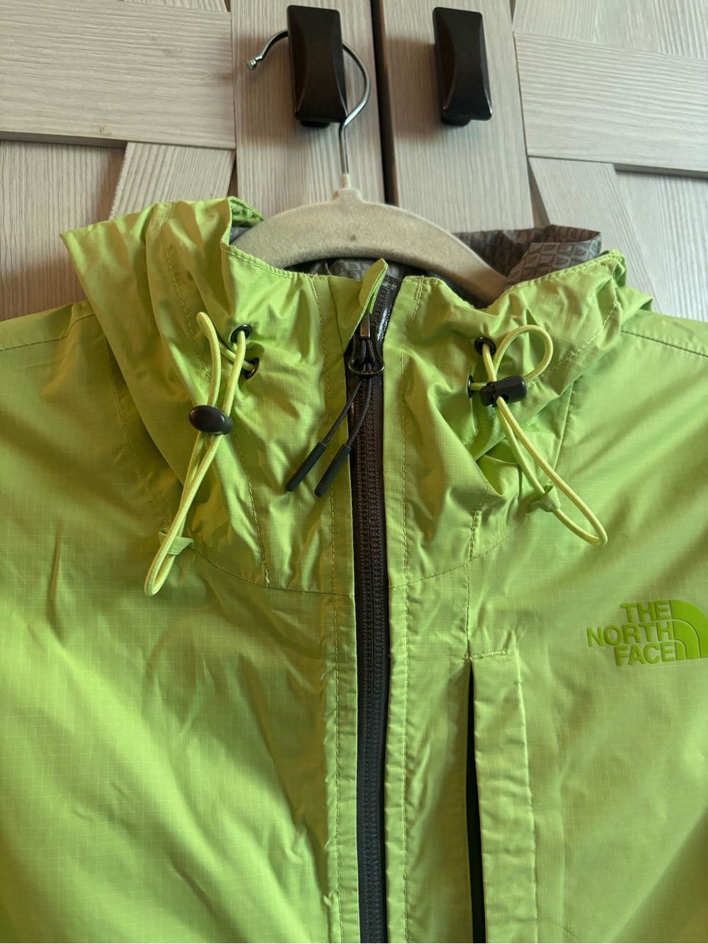 The North Face Lime Green Women's Hooded Jacket - Picture 13 of 14